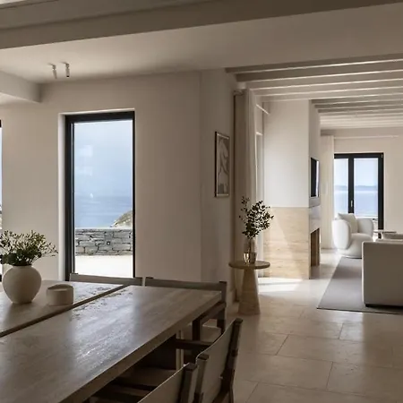 Apartment Gorgeous With Swimming Pool On The Seashore