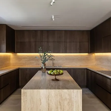 Gorgeous With Swimming Pool On The Seashore Apartment *