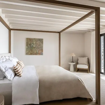 Apartment Gorgeous With Swimming Pool On The Seashore