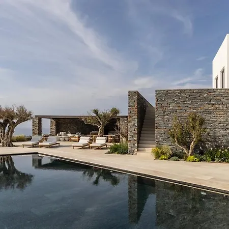 Apartment Gorgeous With Swimming Pool On The Seashore