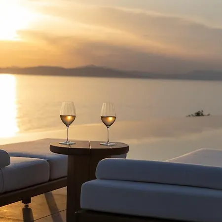 Gorgeous With Swimming Pool On The Seashore *