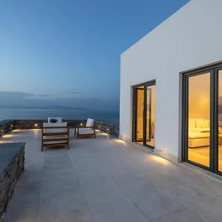 Gorgeous With Swimming Pool On The Seashore * Sidárion