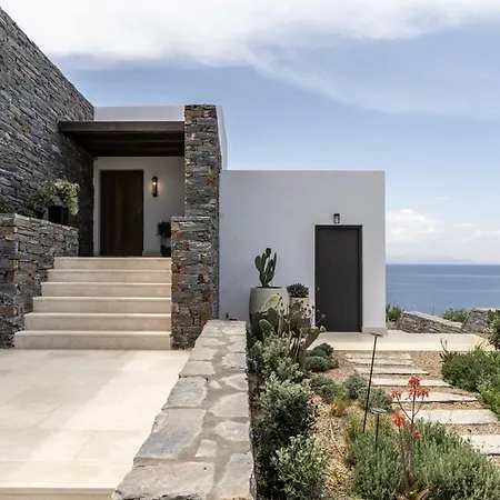 Gorgeous With Swimming Pool On The Seashore Sidárion