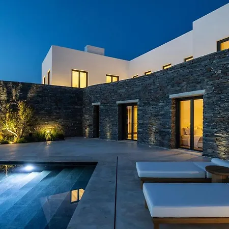 Gorgeous With Swimming Pool On The Seashore * Sidárion