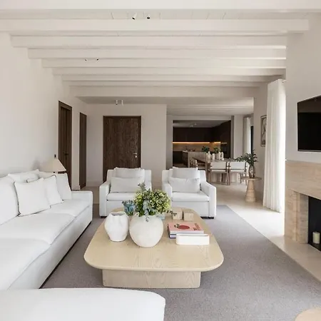Gorgeous With Swimming Pool On The Seashore Appartement